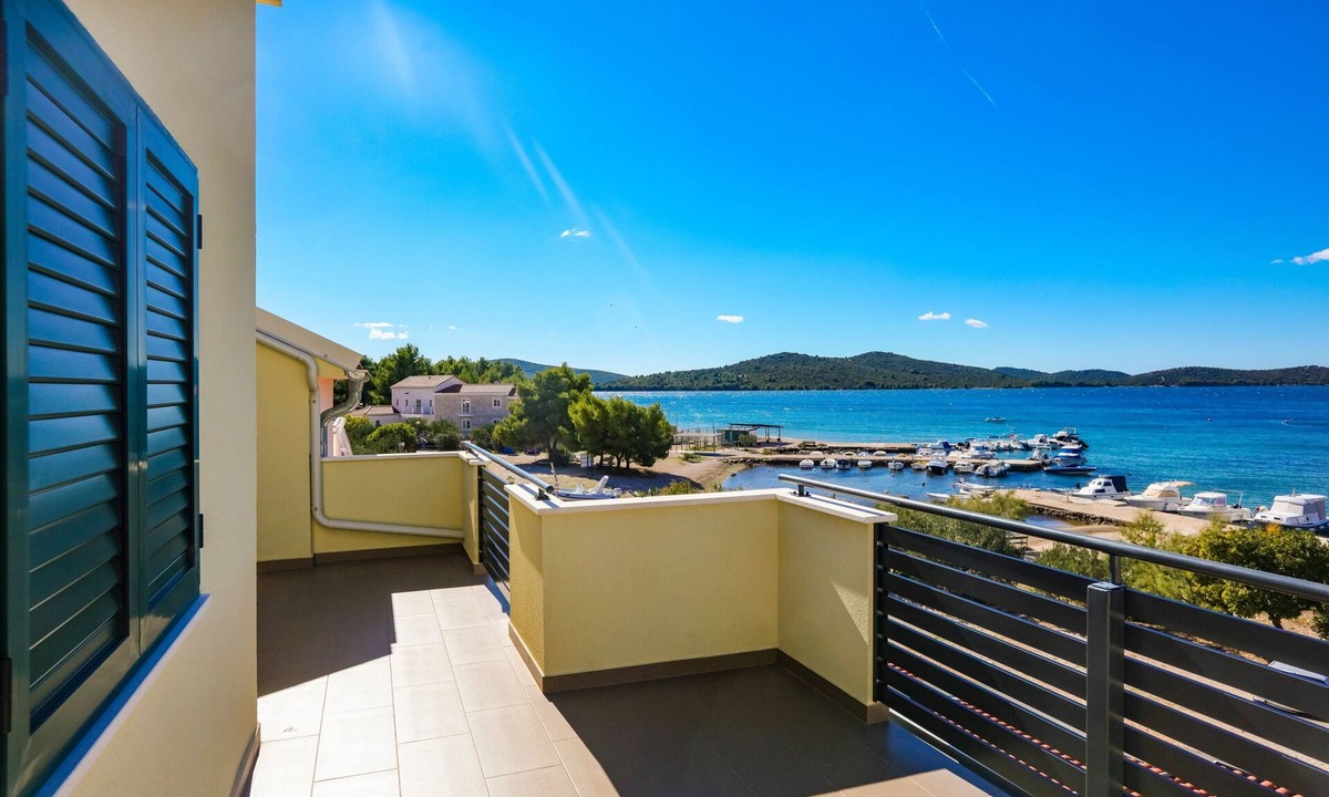 Zaboric Apartment | One bedroom apartment near beach Žaborić, Šibenik (A-958-a)