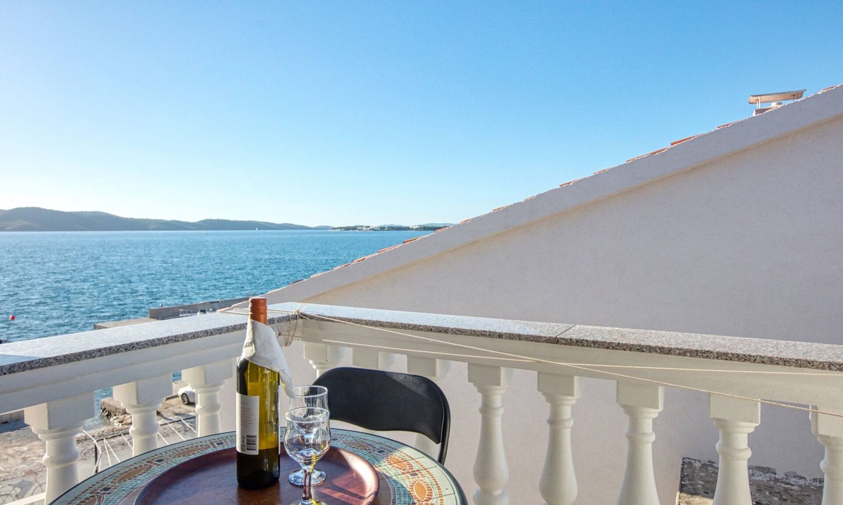 Brodarica Apartment | One bedroom apartment near beach Brodarica, Šibenik (A-4194-a)