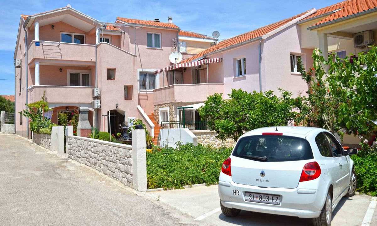 Murter Apartment | One bedroom apartment near beach Betina, Murter (A-16742-b)