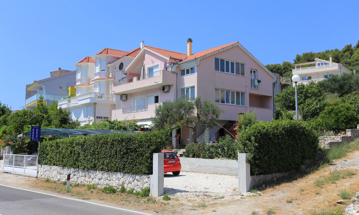 Poljica Apartment | One bedroom apartment near beach Poljica, Trogir (A-19316-b)