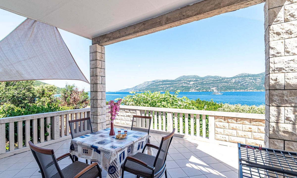 Zrnovo Apartment | One bedroom apartment near beach Tri Žala, Korčula (A-9237-b)