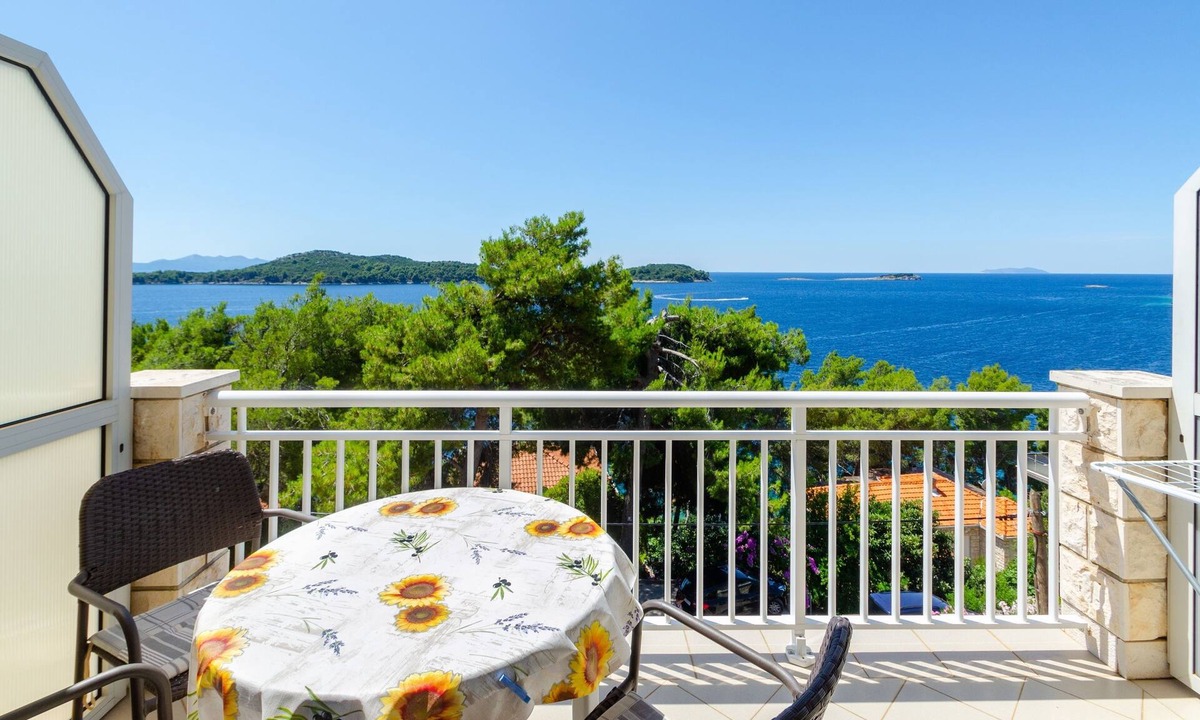Prizba Apartment | One bedroom apartment near beach Prižba, Korčula (A-9276-b)