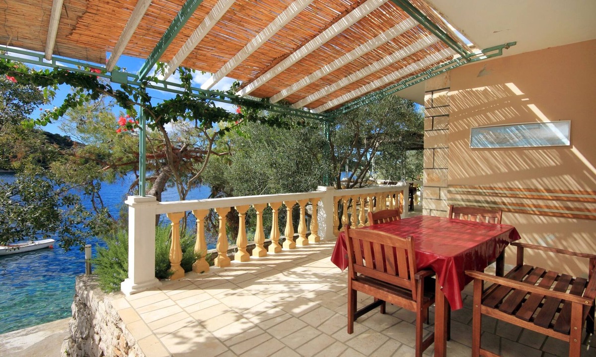 Blato Apartment | One bedroom apartment near beach Karbuni (Korčula) (A-9308-c)