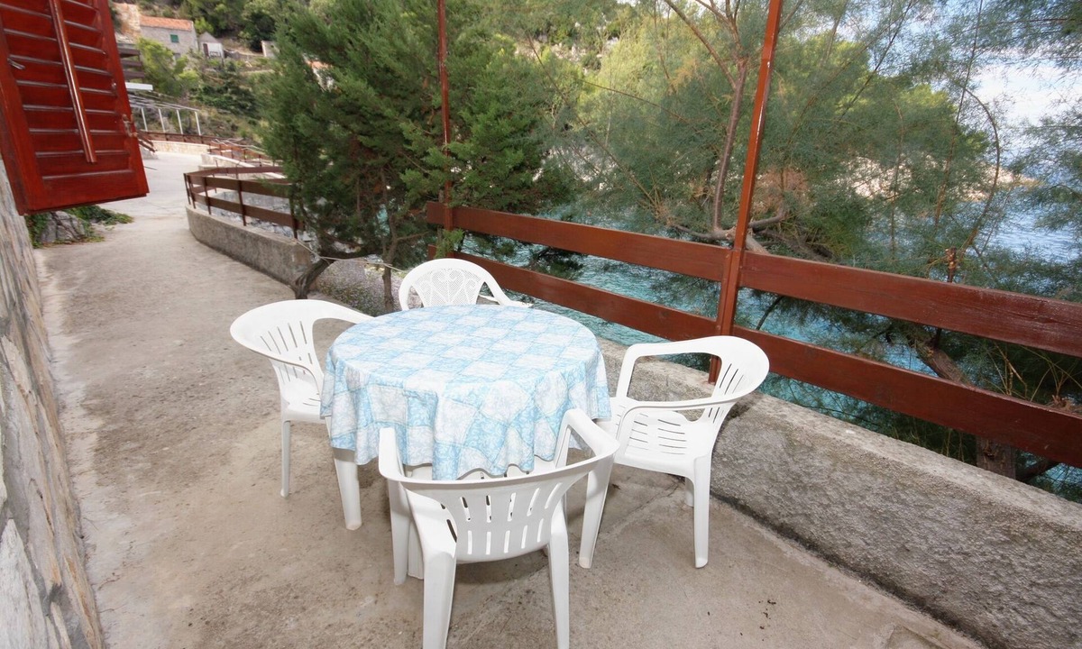 Gdinj Apartment | One bedroom apartment near beach Cove Pobij (Hvar) (A-5712-c)