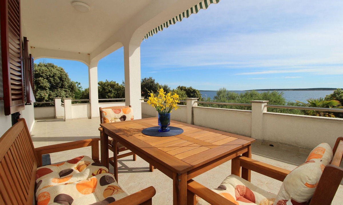 Kolan Apartment | One bedroom apartment near beach Mandre (Pag) (A-6284-b)