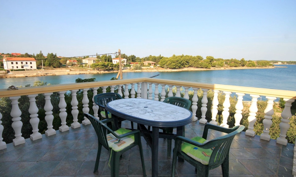 Ugljan Apartment | One bedroom apartment near beach Ugljan (A-846-c)