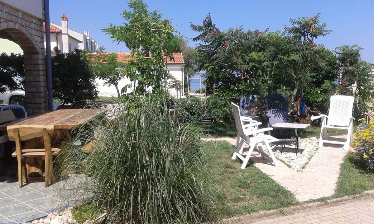 Nin Apartment | One bedroom apartment near beach Nin, Zadar (A-15842-b)