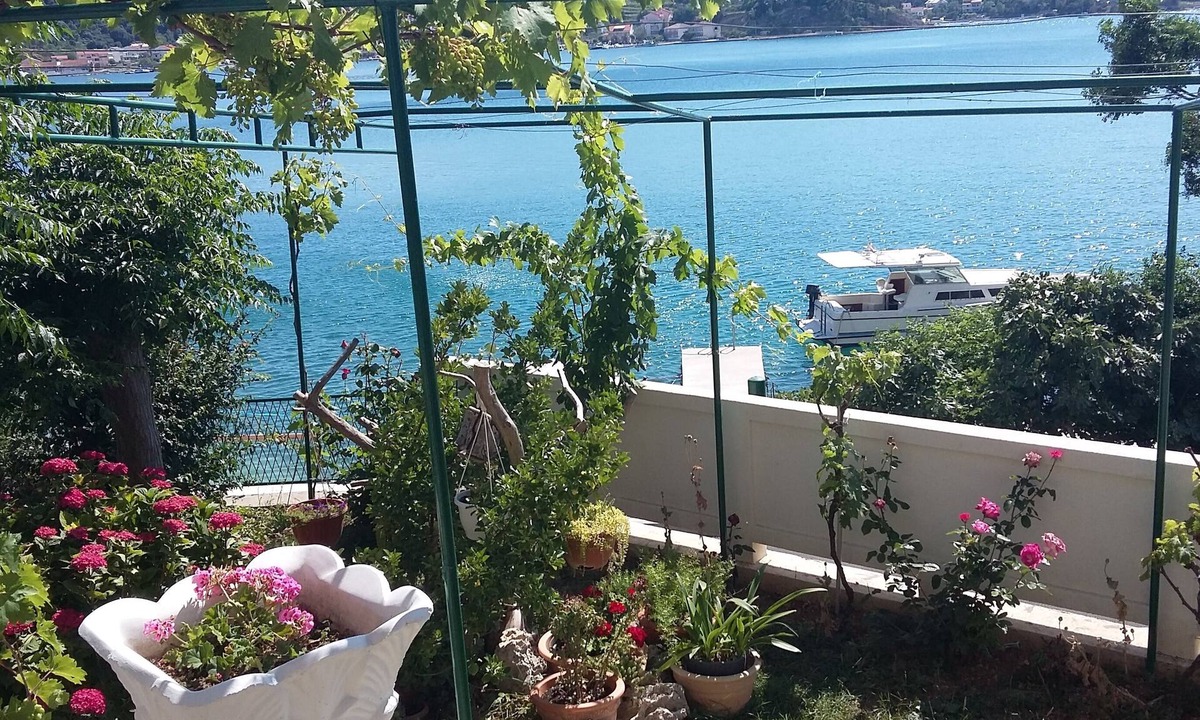Supetarska Draga Apartment | One bedroom apartment near beach Supetarska Draga - Gornja, Rab (A-2016-e)