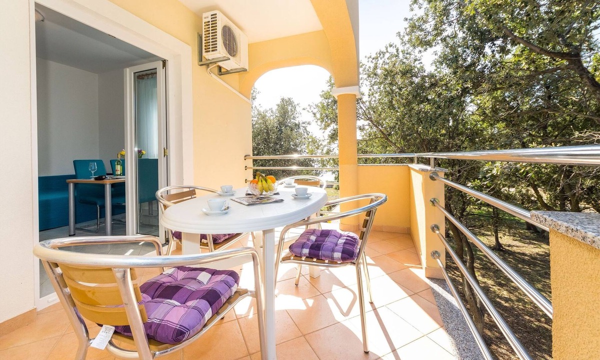 Vrsi Apartment | One bedroom apartment near beach Vrsi - Mulo, Zadar (A-5951-c)
