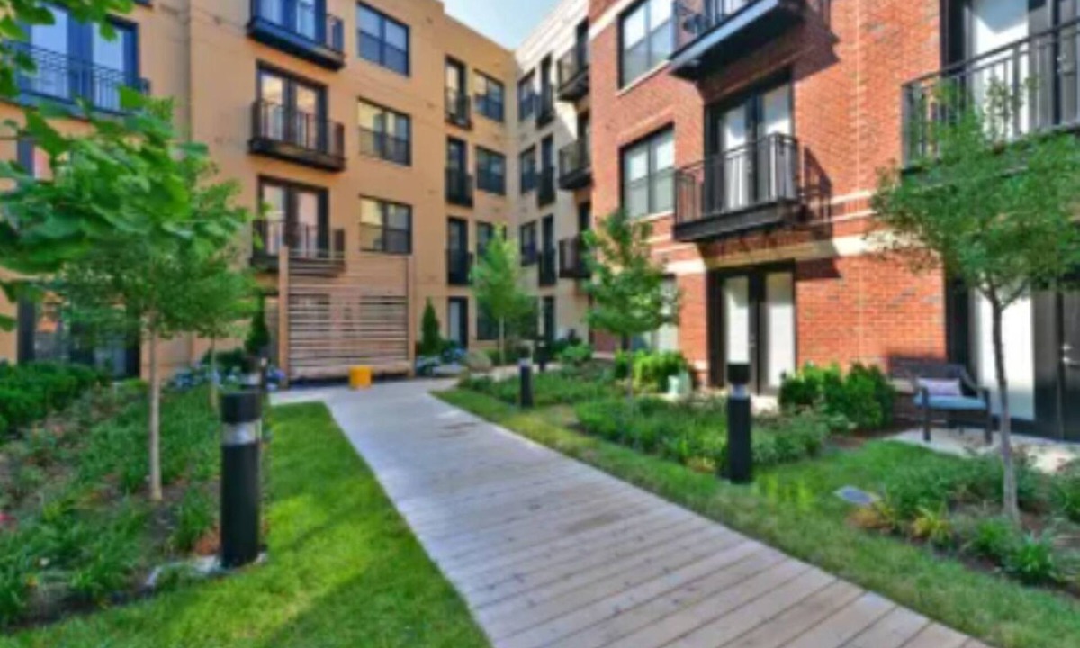 Radnor - Fort Myer Heights Apartment | One bedroom apartment with garage parking included on-site