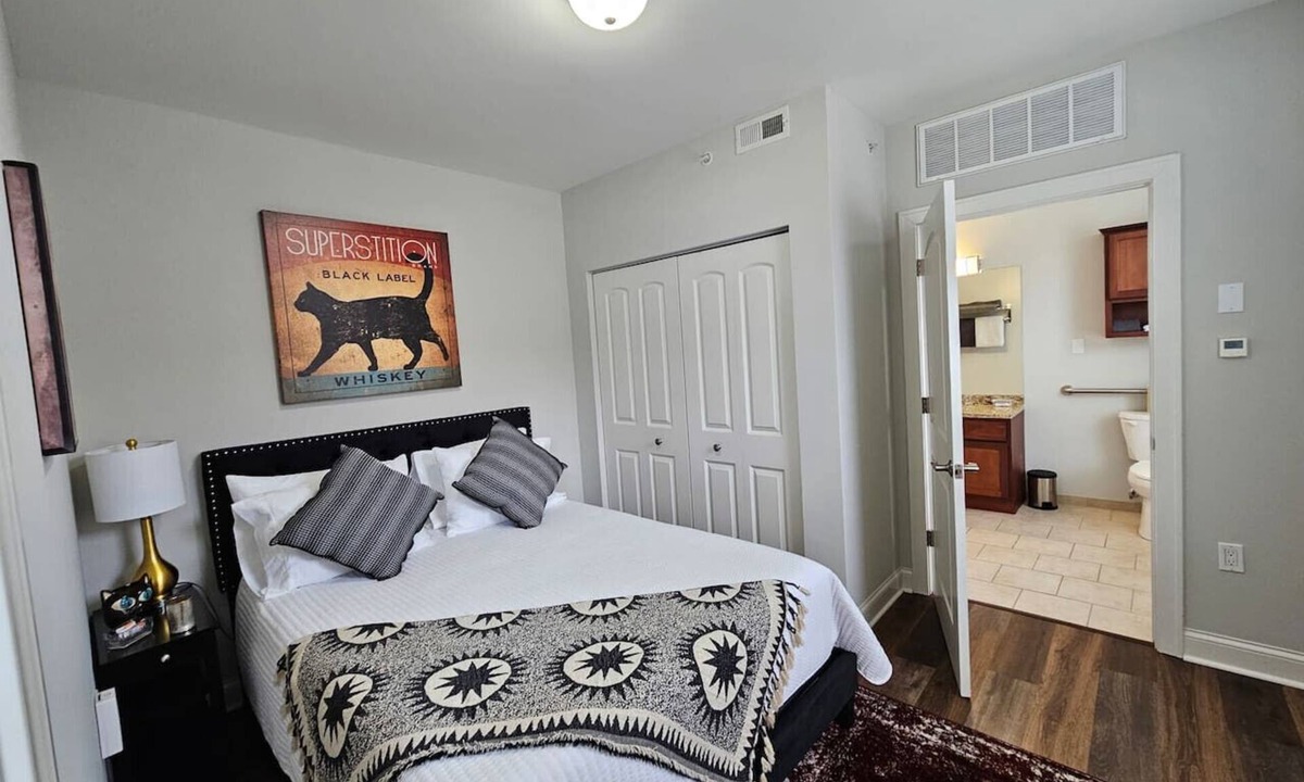 Champaign Apartment | One Bedroom Apartment at the Inman - 202