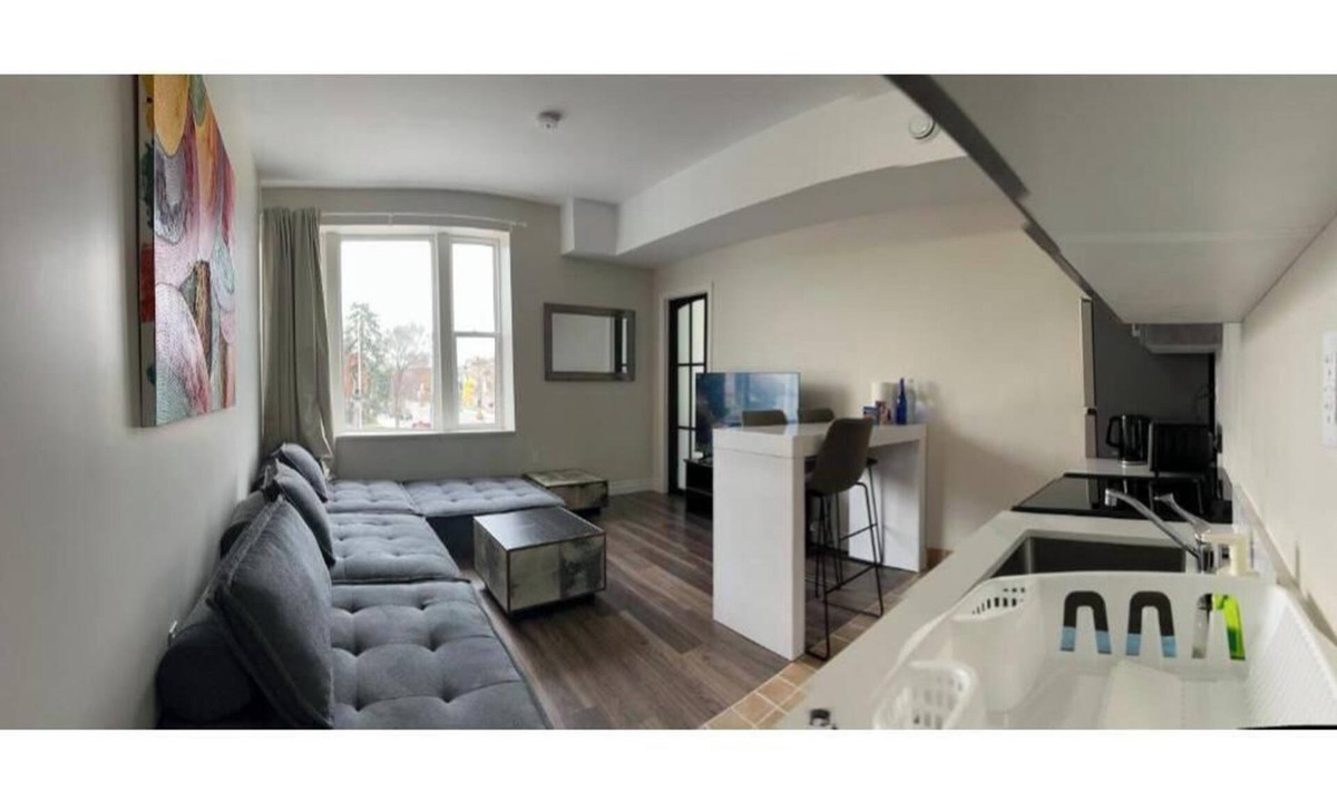 Oshawa Apartment | One-Bedroom Apartment with City View