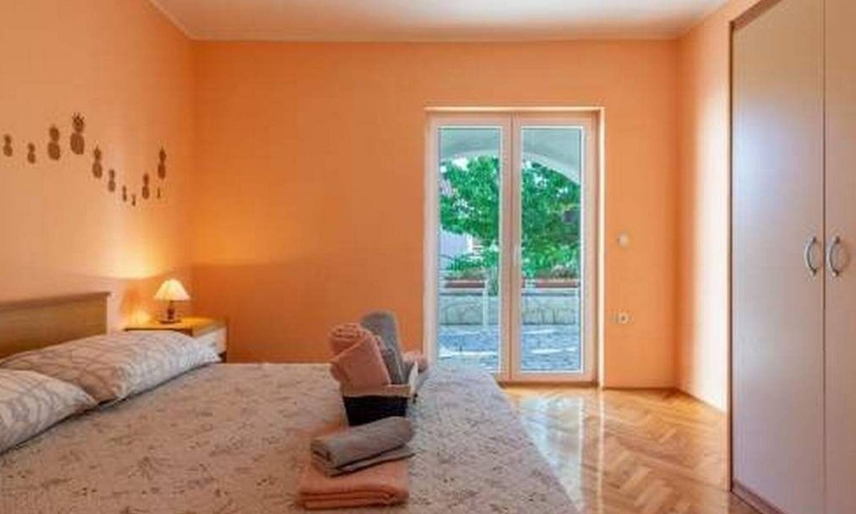 Grebastica Apartment | One bedroom apartment with terrace Grebaštica, Šibenik (A-11572-a)