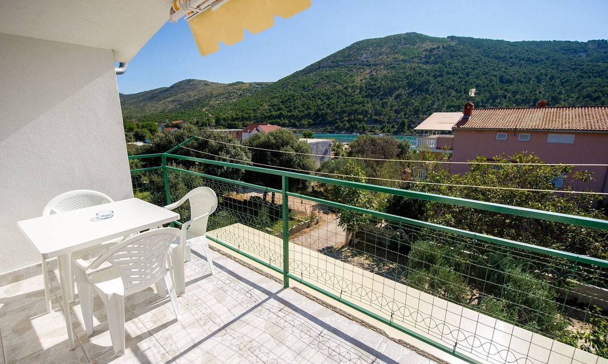 Grebastica Apartment | One bedroom apartment with balcony and sea view Grebaštica, Šibenik (A-14317-a)