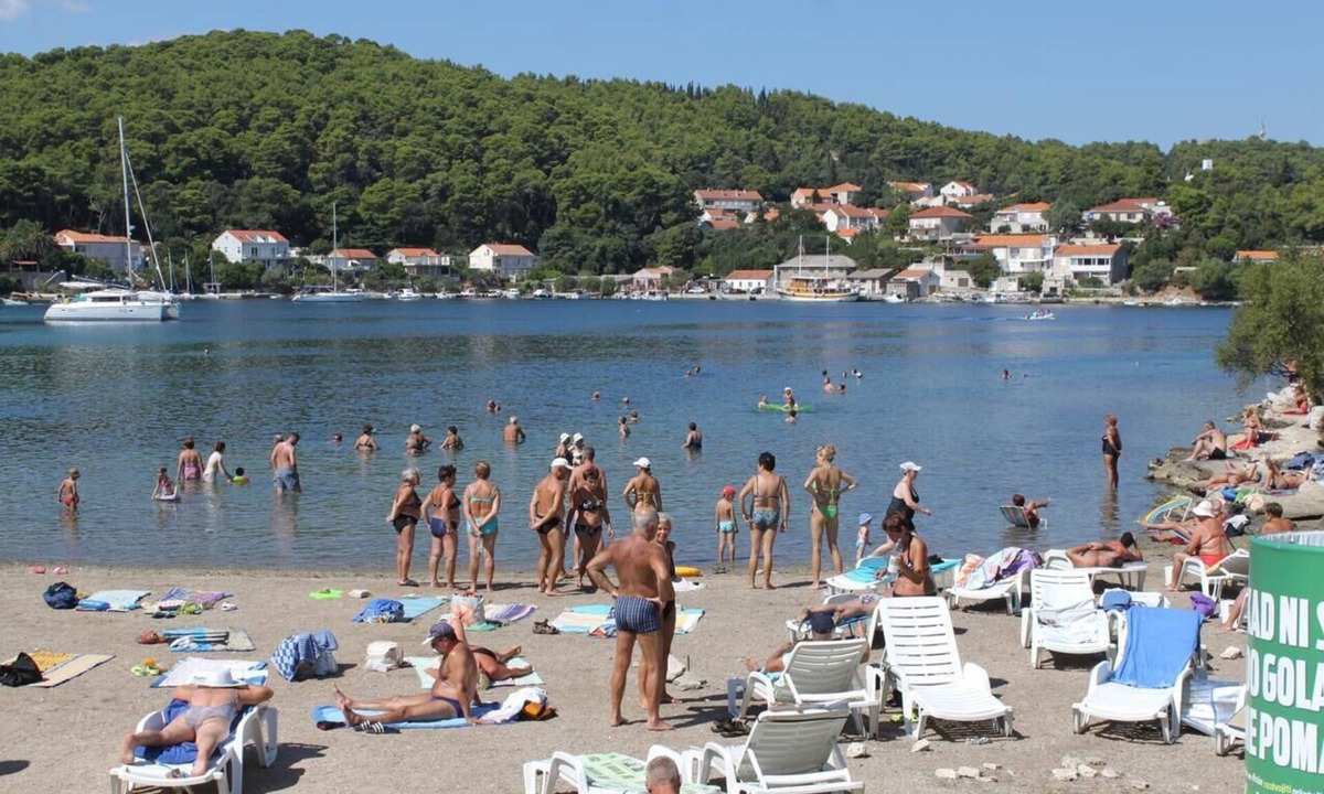 Cove Tri Zala (Zrnovo) Apartment | One bedroom apartment with terrace Korčula (A-10042-b)