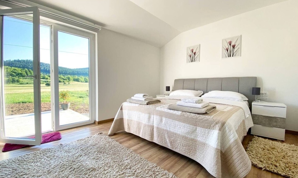 Otocac Apartment | One bedroom apartment with terrace Otočac, Velebit (A-24987-e)