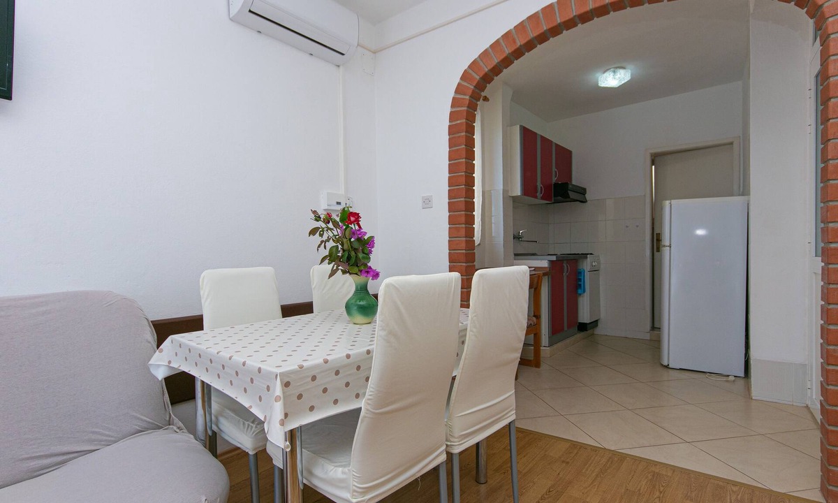 Gradac Apartment | One bedroom apartment with balcony and sea view Gradac, Makarska (A-5198-b)
