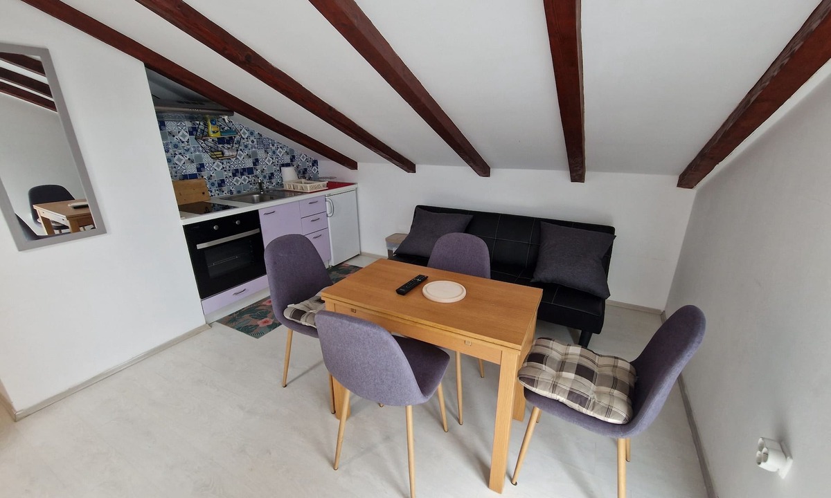 Lopar Apartment | One bedroom apartment with balcony Lopar, Rab (A-16680-f)