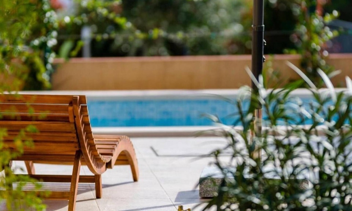 Cove Makarac (Milna) Apartment | One bedroom apartment with terrace and sea view Milna, Brač (A-22122-c)