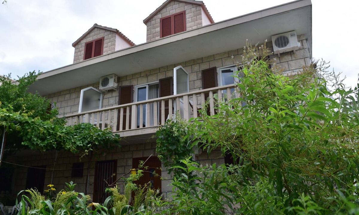 Povlja Apartment | One bedroom apartment with terrace Povlja, Brač (A-2922-c)