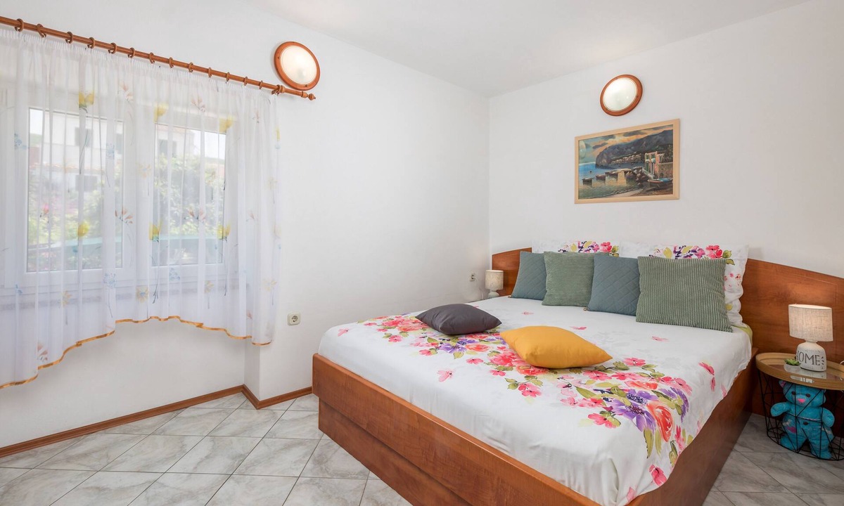 Punat Apartment | One bedroom apartment with terrace Punat, Krk (A-15451-a)