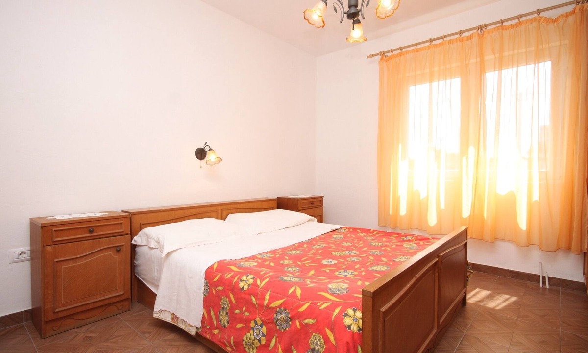 Ugljan Apartment | One bedroom apartment with balcony Ugljan (A-8257-b)