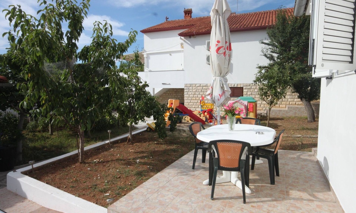 Preko Apartment | One bedroom apartment with terrace Preko, Ugljan (A-8232-b)