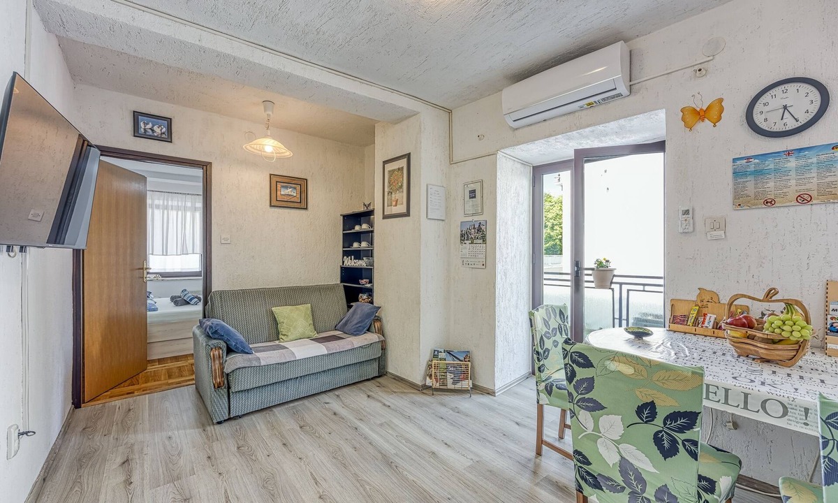Selce Apartment | One bedroom apartment with balcony Selce (Crikvenica) (A-3240-a)