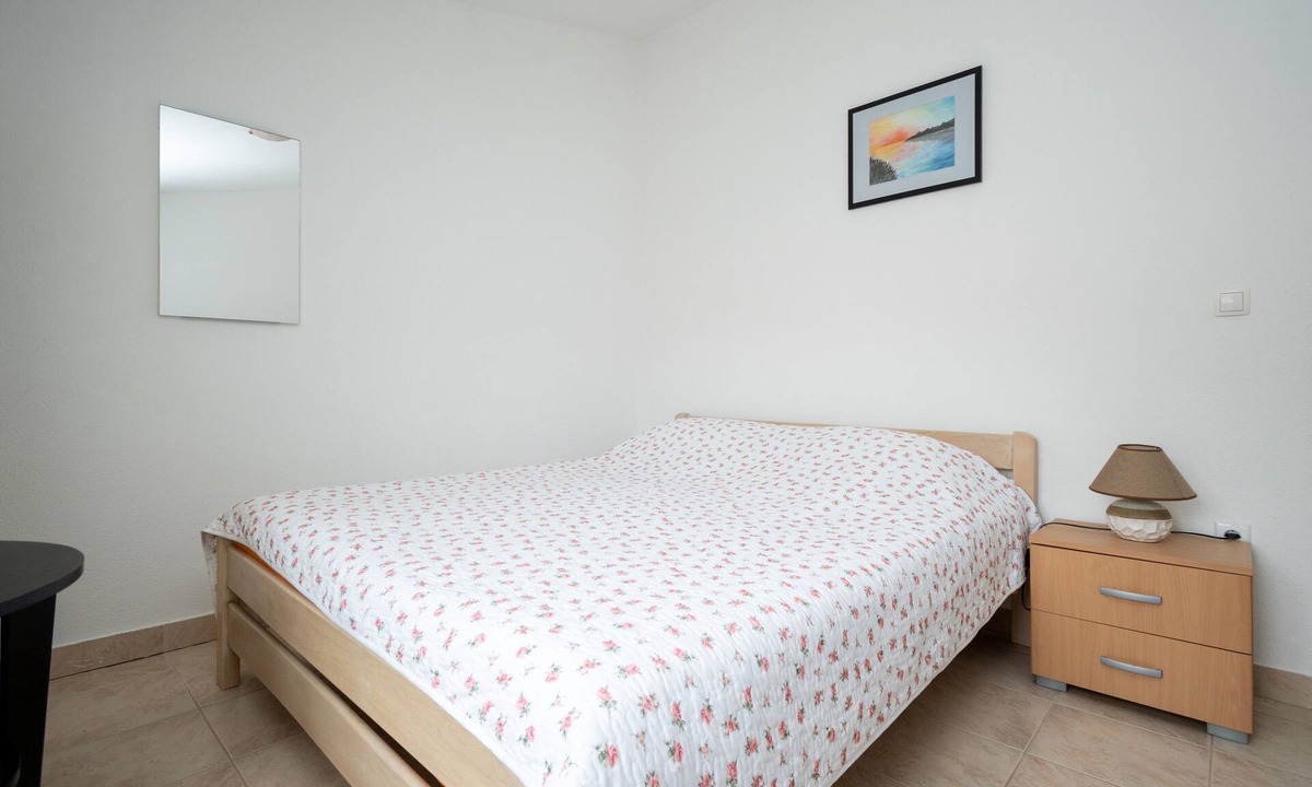 Tkon Apartment | One bedroom apartment with terrace and sea view Tkon, Pašman (A-17360-b)