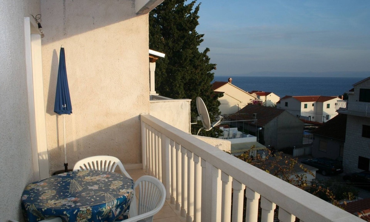 Bol Apartment | One bedroom apartment with terrace and sea view Bol, Brač (A-2884-b)