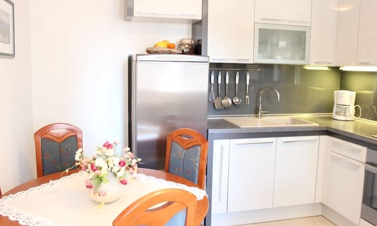 Bol Apartment | One bedroom apartment with terrace Bol, Brač (A-14124-a)