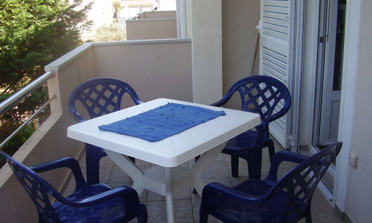 Nin Apartment | One bedroom apartment with terrace Nin, Zadar (A-15861-b)