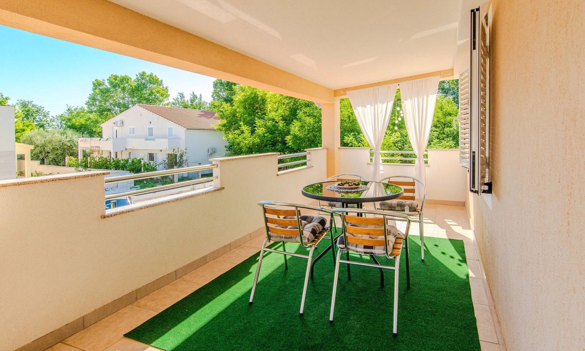 Nin Apartment | One bedroom apartment with terrace Zukve, Zadar (A-24559-c)