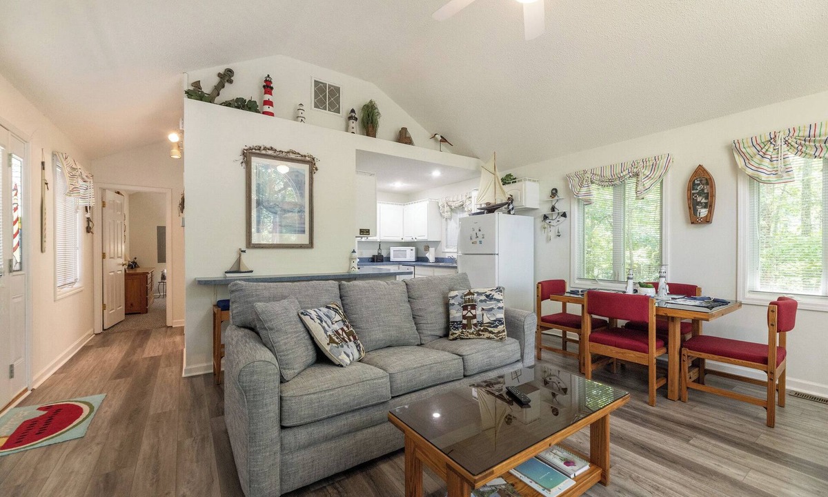 Grand Rivers Condo | One Bedroom Bayside Condo