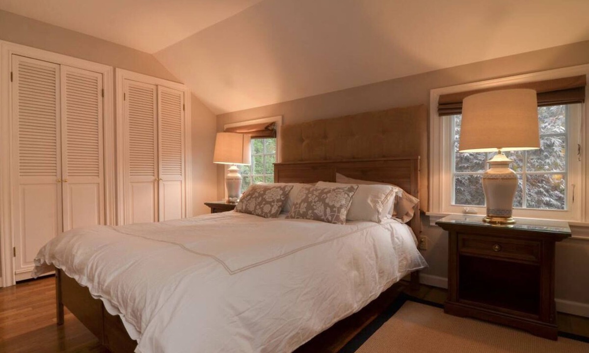 Broadview House | One Bedroom Carriage House