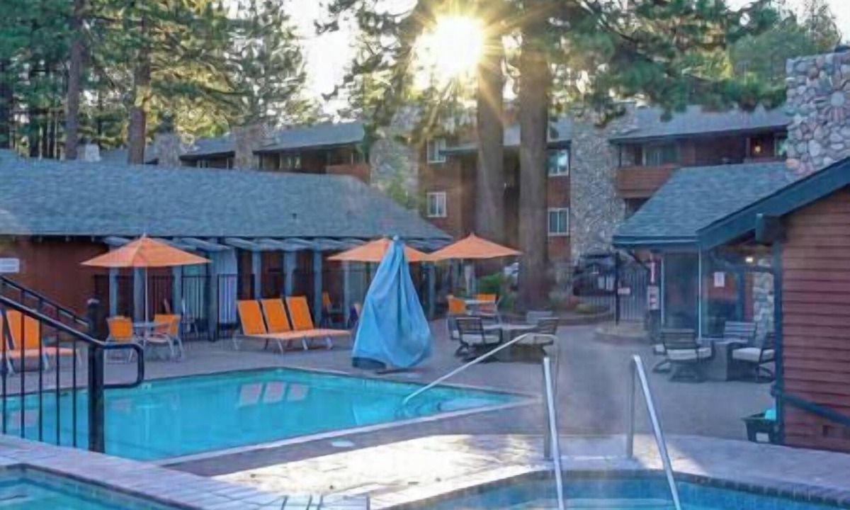 Lakeside Park Resort | One Bedroom Condo with Sofa Bed and Full Kitchen, Sleeps 4