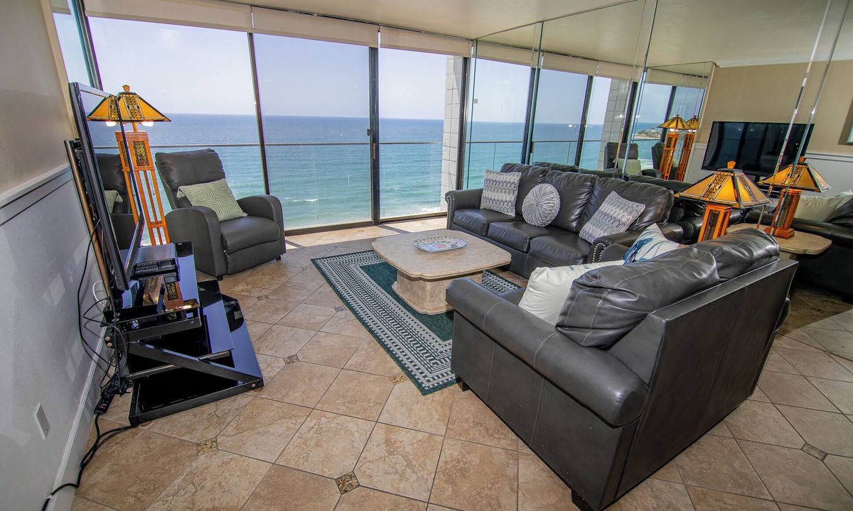 North Pacific Beach Condo | ONE BEDROOM CONDOMINIUM FULL BEACH AND OCEAN VIEW