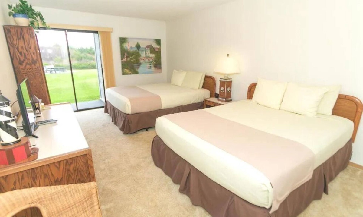 Ocean Shores Apartment | One Bedroom Deluxe Unit-Room 101