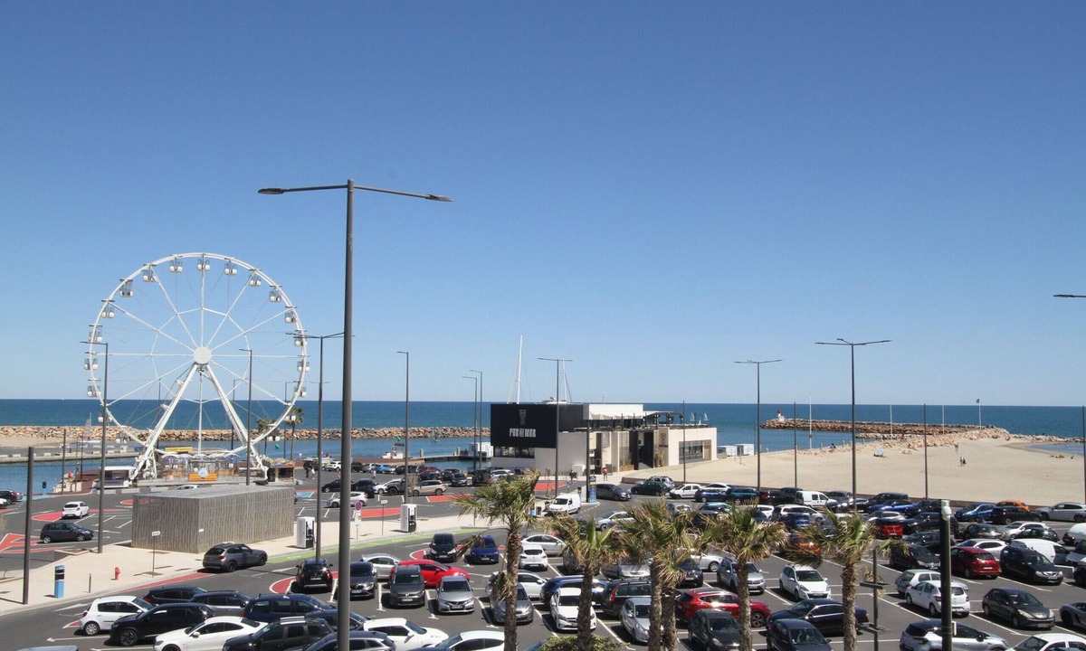 La Jetee Apartment | One Bedroom apartement with sea and marina view