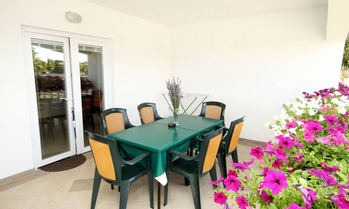 Seline Apartment | One bedroom apartment with terrace Seline, Paklenica (A-6603-b)