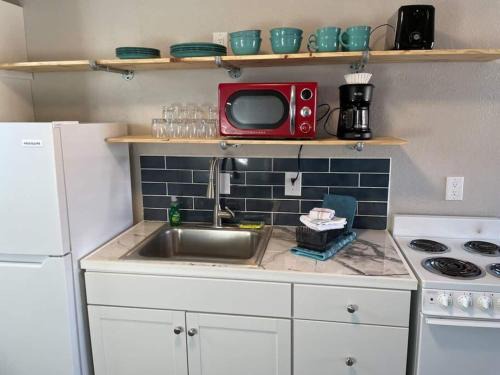 University Heights Apartment | One Bedroom - Near UNM, Nob Hill and downtown
