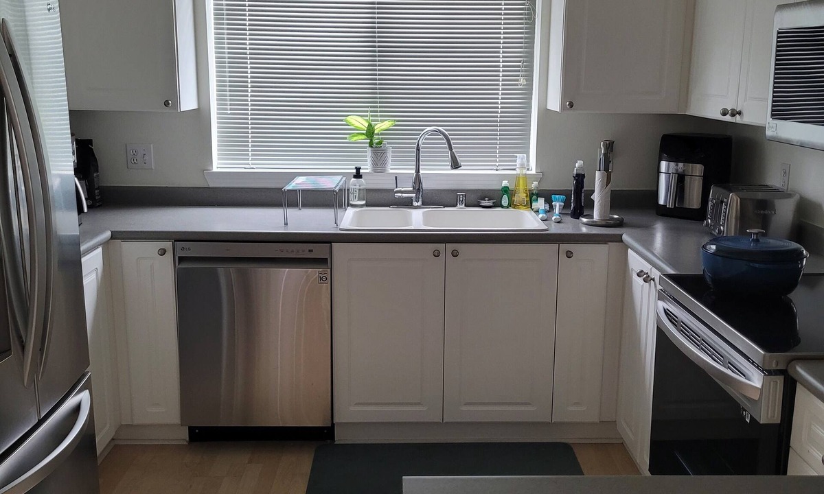 Bothell House | One Bedroom One Den Townhome