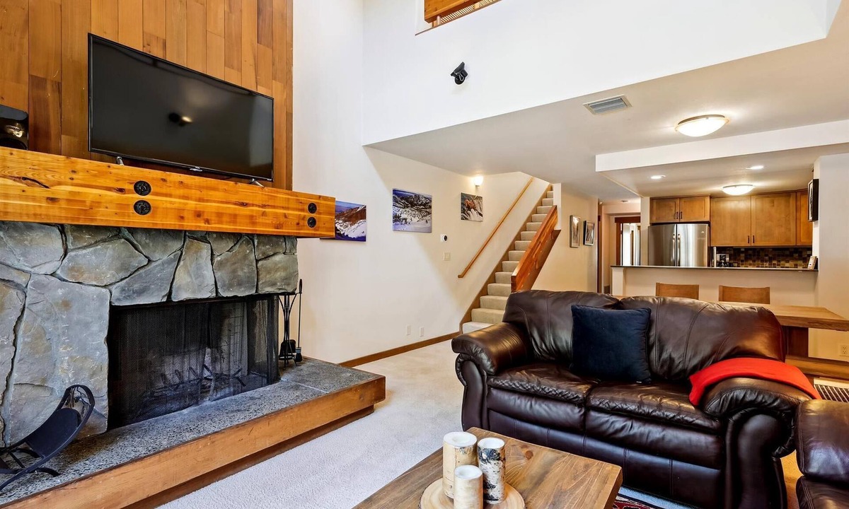 Tahoe City Condo | One Bedroom plus Loft River View Condo