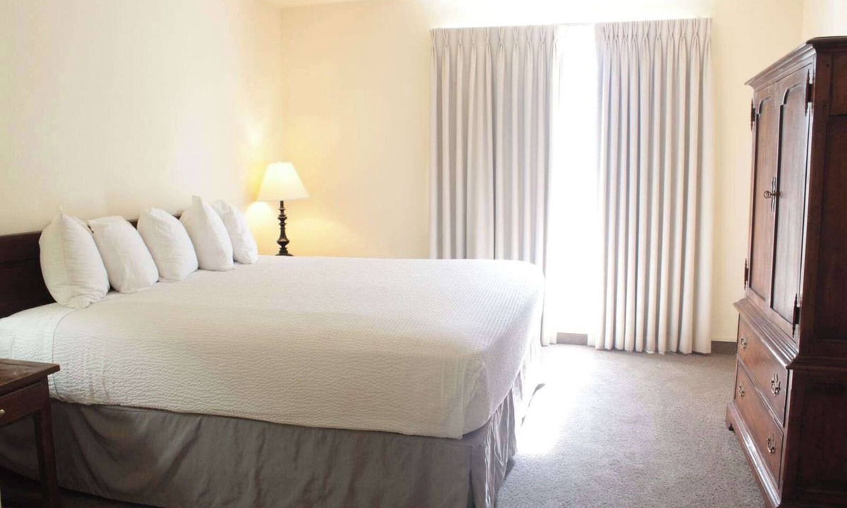 Greenwich Apartment | One Bedroom, Second Floor.