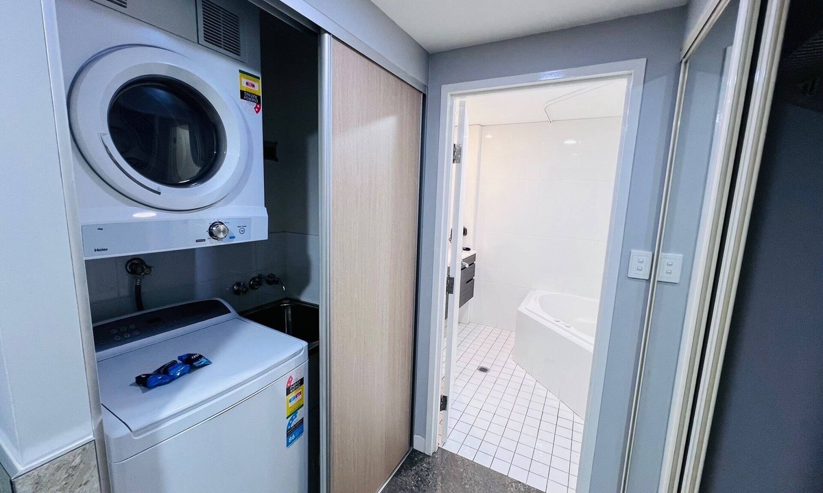 Hamilton Apartment | One Bedroom Spa Apartment