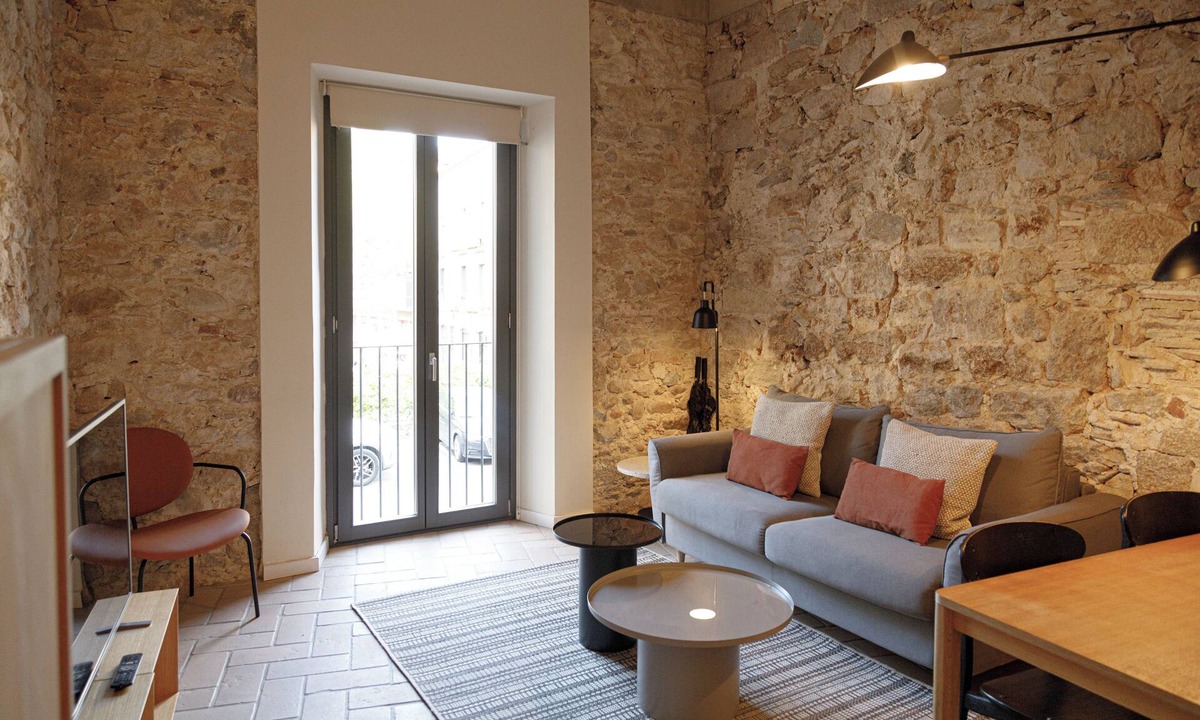 Old Town Apartment | One-Bedroom, spacious and fully equipped apartment with natural light.