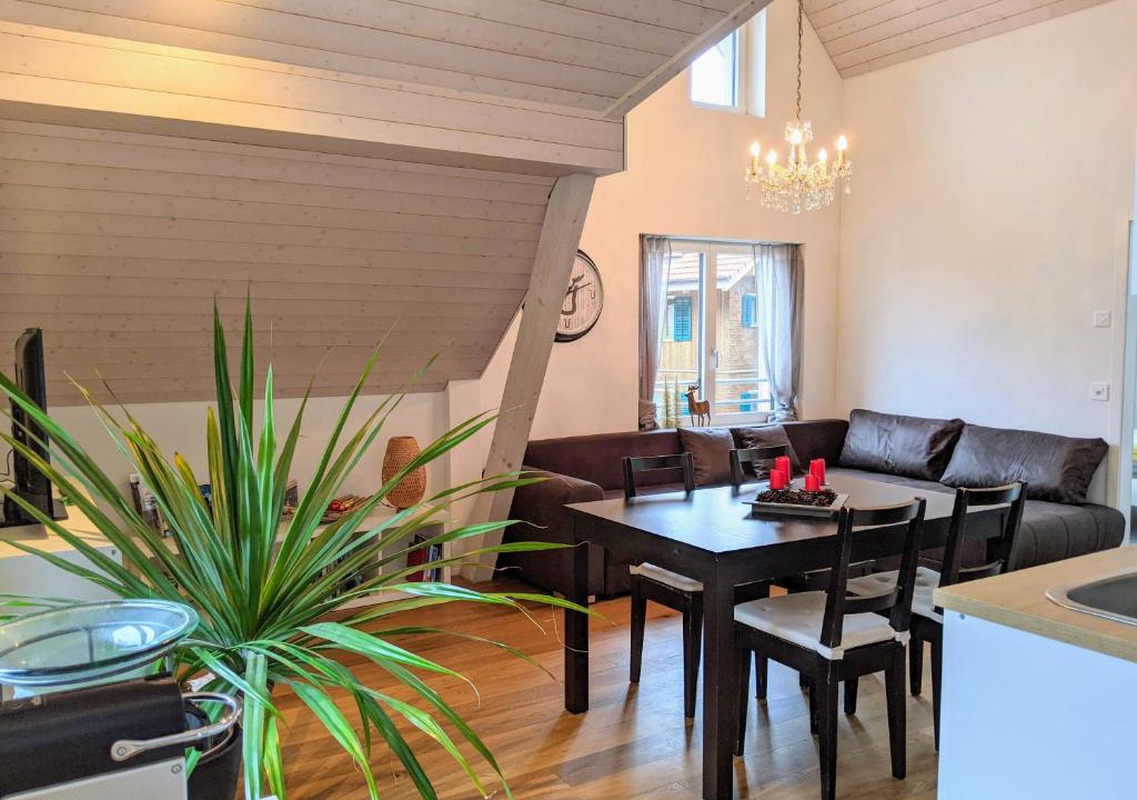 Alpnachstad House | One Bedroom Suite with private bathroom