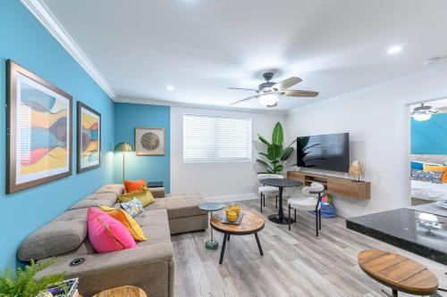 South Beach Apartment | One block from beach South Beach Ocean Dr-King Bed
