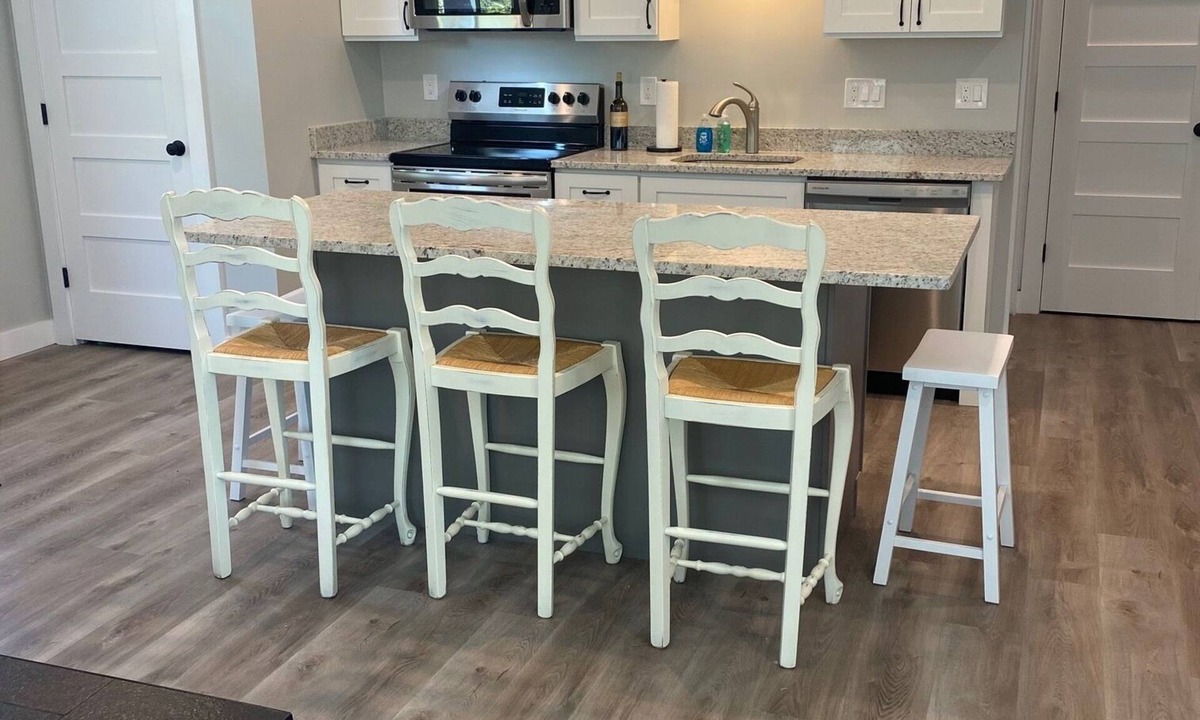 Falmouth Condo | One Block From Surf Drive Beach. Walk to town and ferry. 2 parking spots