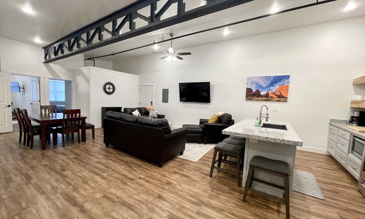 Moab Condo | One block to Moab shops and restaurants closest condos to downtown